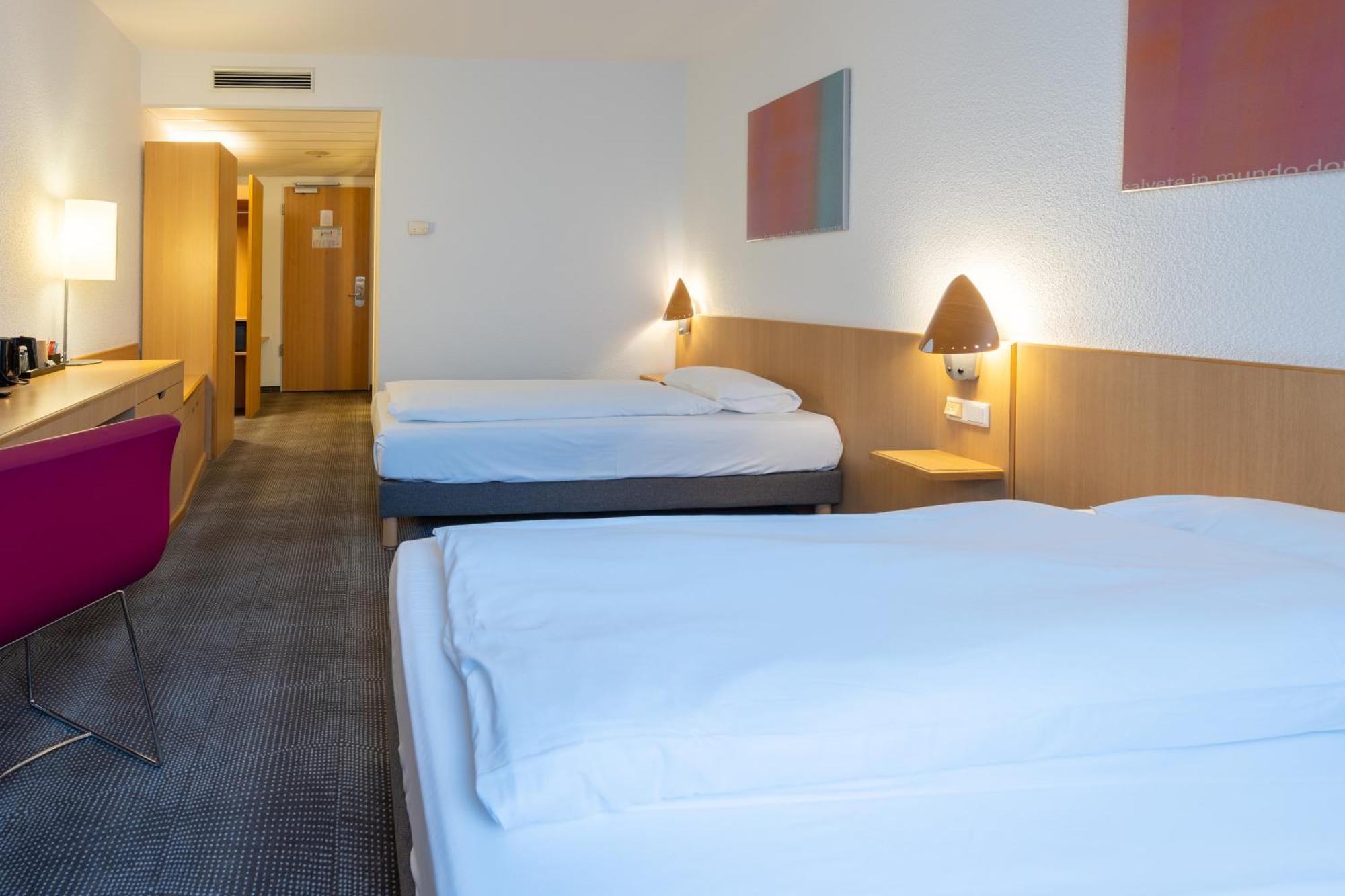 Hotel Novotel West