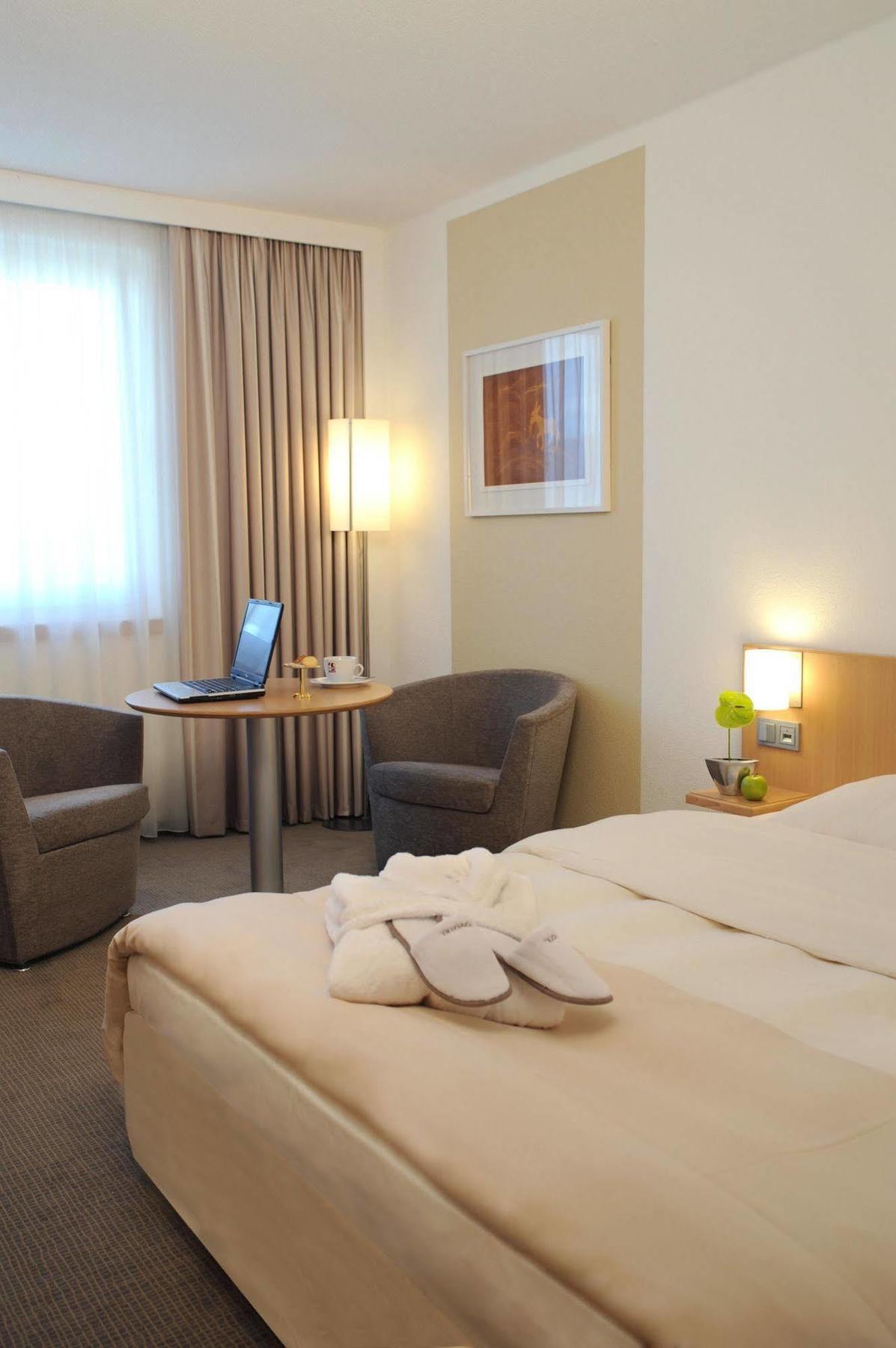 Hotel Novotel West 4*